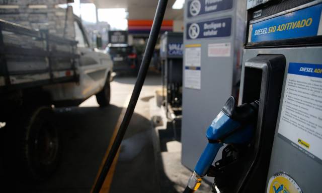 Petrobras aumenta diesel, mas subsídio mantém valor final; entenda