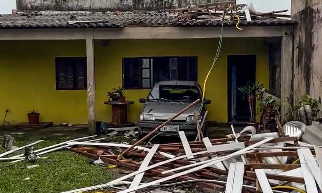 Quatro pessoas estão desaparecidas no RS após temporal