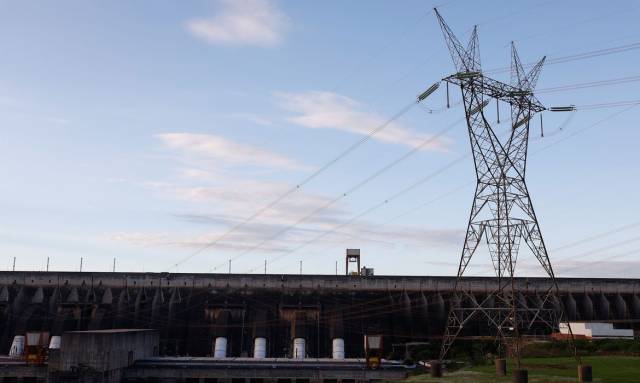 Após cinco meses, conta de luz voltará à bandeira verde em outubro