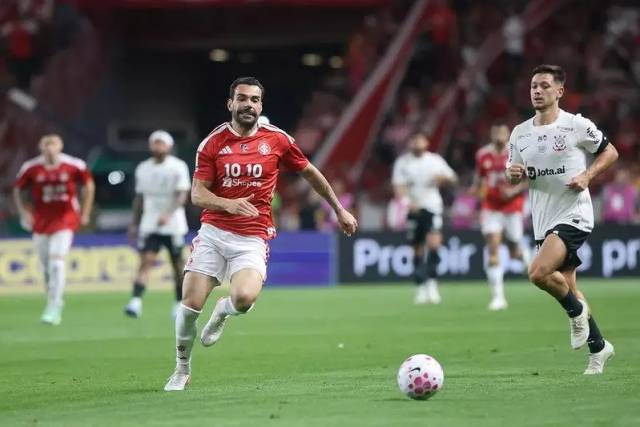 Na estreia de Eduardo Baptista, Inter vence o Corinthians por 2 a 1 pelo Brasileirão