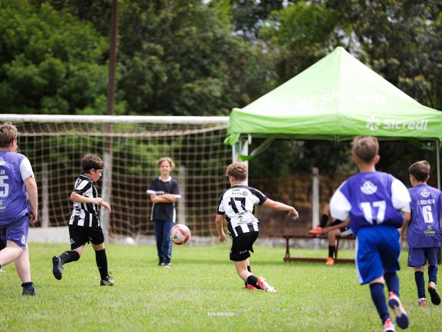 Super Taça Sicredi de futebol de base 2026 chega às finais