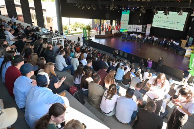 Milk Summit reúne produtores, representantes e pesquisadores da cadeia leiteira em Ijuí