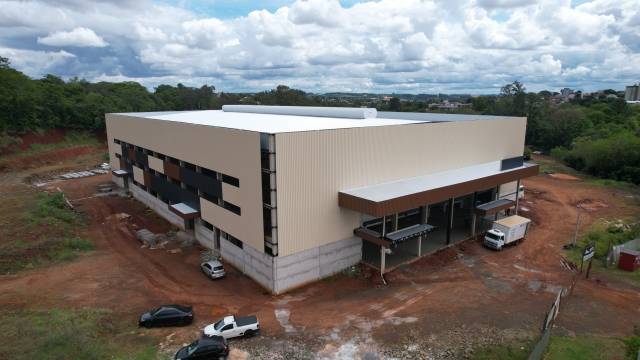 Obra do novo ginásio de Santa Rosa chama a atenção de quem passa pela Avenida América