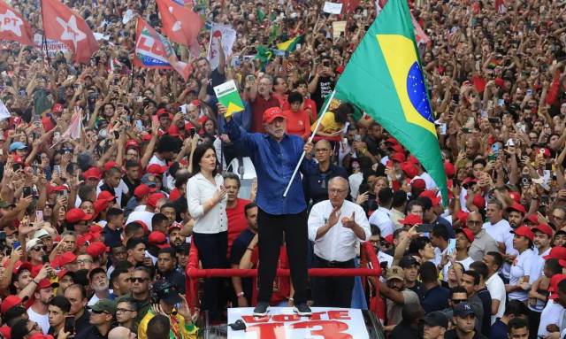 Lula conquista virada histórica e se reelege para o 4º mandato como presidente