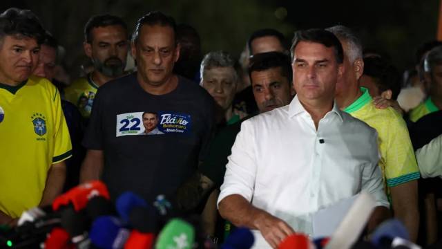 Flávio Bolsonaro diz que vai pedir a anulação da eleição